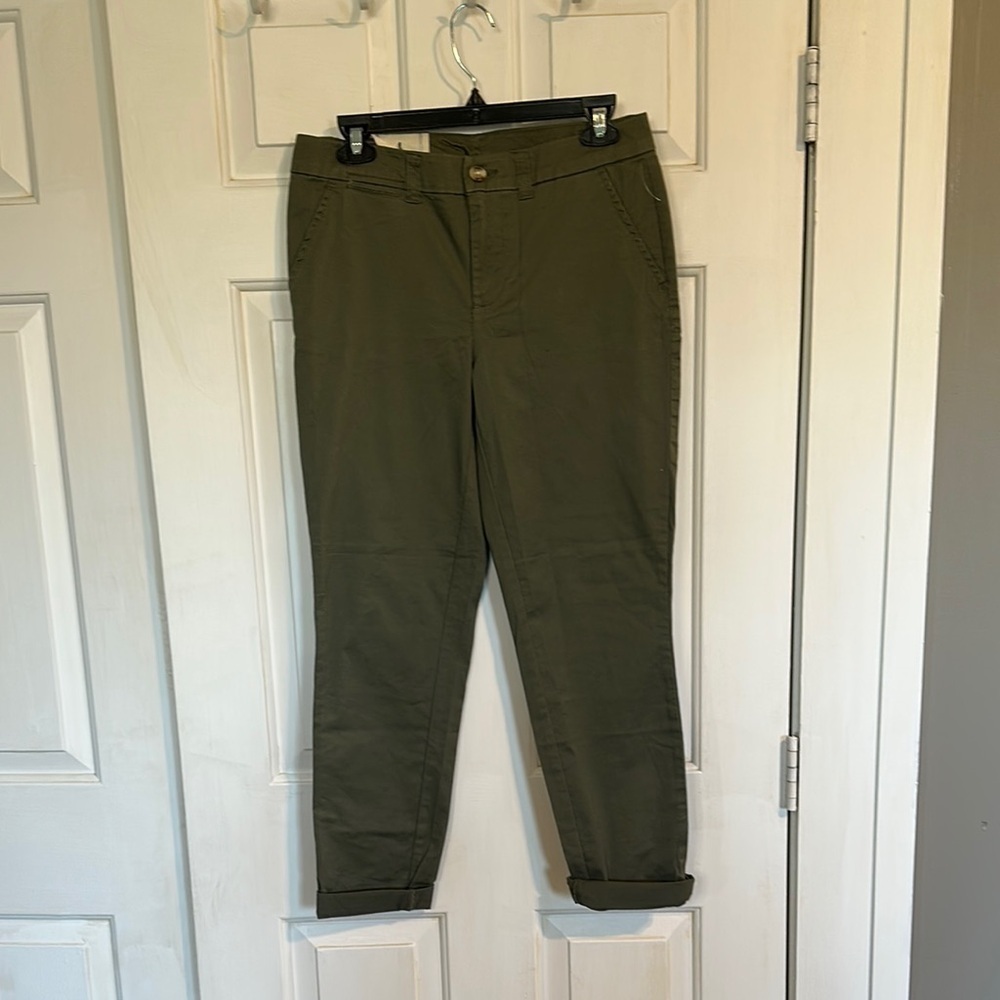 NWT Maison Jules Green pant size 4